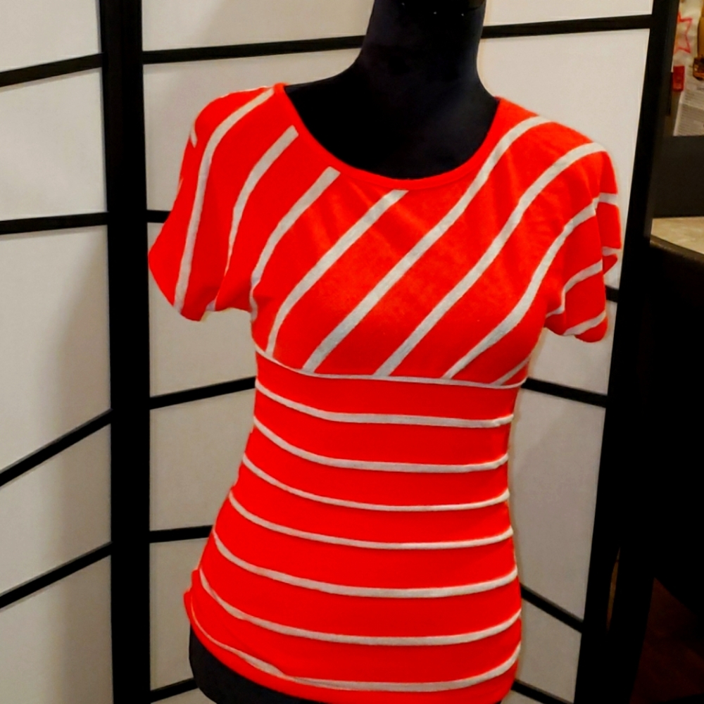 Short sleeves top